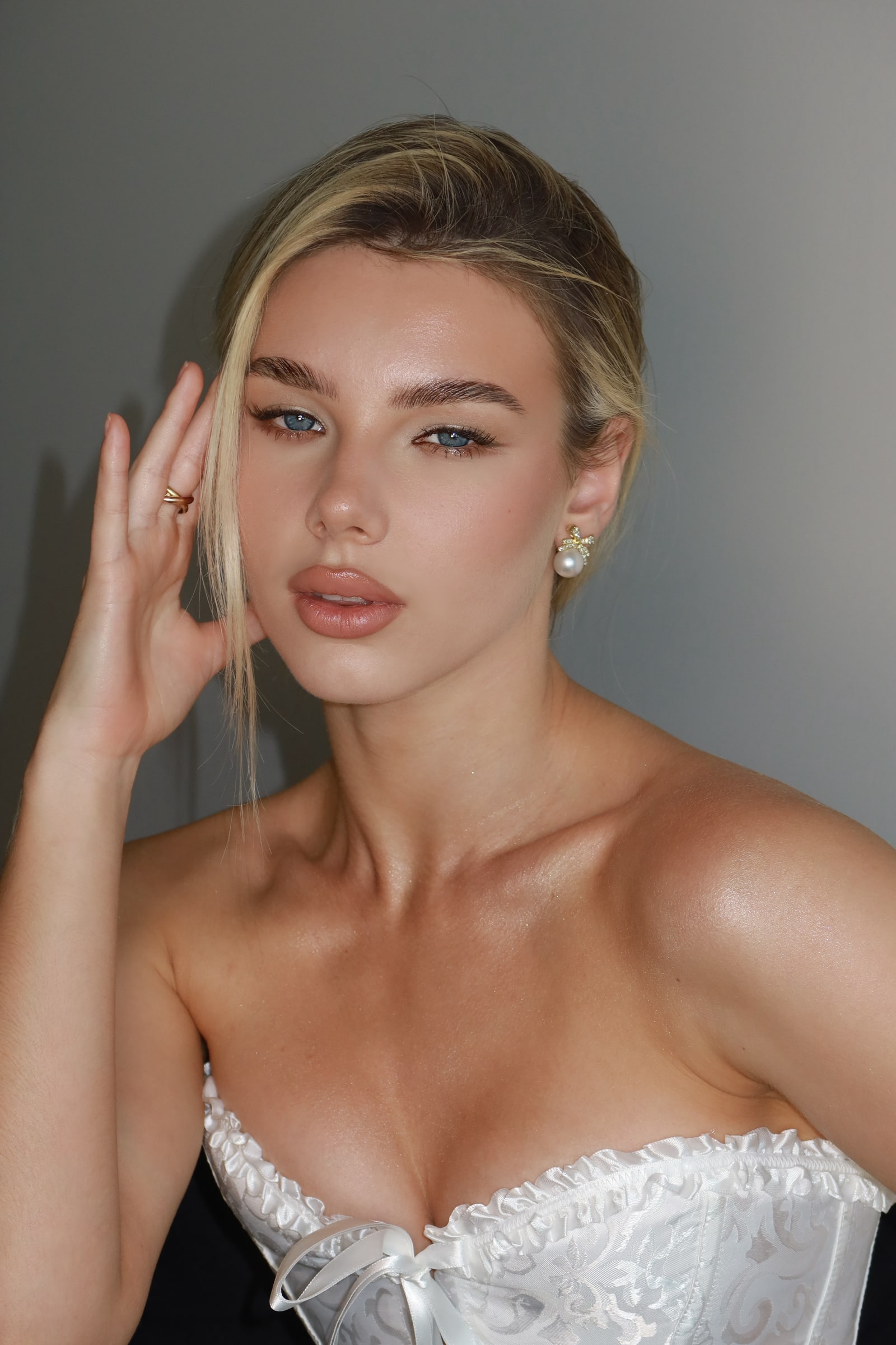 Radiant soft glam makeup look